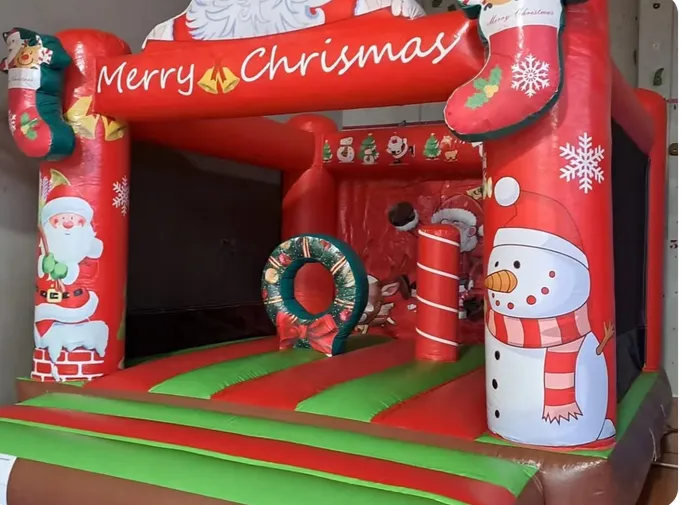 Château chalet de Noël - Jeux gonflables Funtastic Bassin d'Arcachon